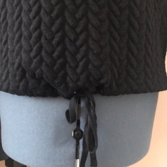 Awesome looking little hoodie sweatshirt - Picture 4 of 5